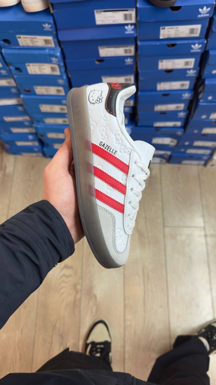 Adidas Gazelle Luxe Hello Kitty Белые